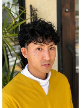 オム ヘアー(Hommes Hair) フェザーマッシュ ツーブロックパーマヘアー