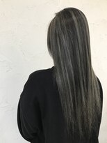 リッシュ 四街道店(Lish)&nbsp;白黒ハッキリ☆コントラストハイライトカラー