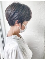 ムーンジェジェ(moon jeje)&nbsp;白髪ぼかしハイライト×丸みショート で最高にオシャレに♪柴立