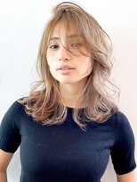 アイティーバイアルバム 下北沢店(IT by ALBUM)&nbsp;ライトブロンドアッシュ_アースカラーくびれヘア_7727