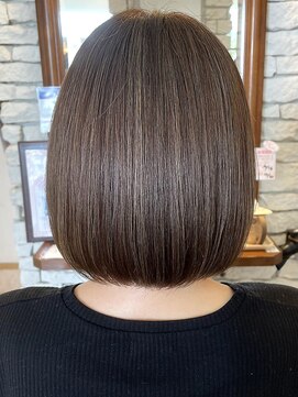 リタセカンド(Lita second) シークレットハイライト/白髪ぼかし/艶ボブ