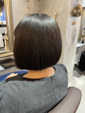 お花と犬と美容室 ミニボブ