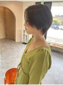 センターパートショートスタイル