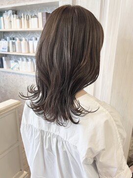 キャアリー(Caary) 福山市美容師求人スタッフ募集中韓国風ナチュラルくびれロング