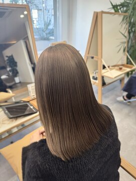 ブローチェラウカ(Broche lauka) グレージュ　ブリーチ1回