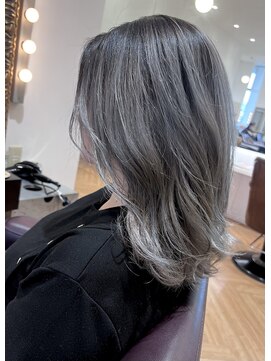 コワファースト  させぼ五番街店(COIFF1RST) ホワイトグレー★