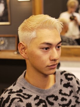 スター(STAR) スキンフェード×ブロンド|男前ヘア