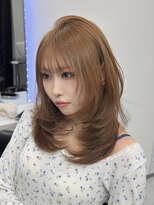 ロムーク 表参道(LOMKH)&nbsp;小顔ロングレイヤーカット顔周り春グレージュカラー透明感カラー