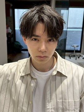 ファルベ(Farbe) 波巻きツイストスパイラル/センターパート/ニュアンスパーマ