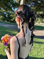 オブヘアー オモテサンドウ(Of HAIR OMOTESANDo)&nbsp;タイトツインアレンジ／参列ヘア／ツインアレンジ