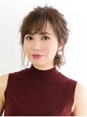 ミディアムでも◎くるりんぱで魅せる愛されデートスタイル