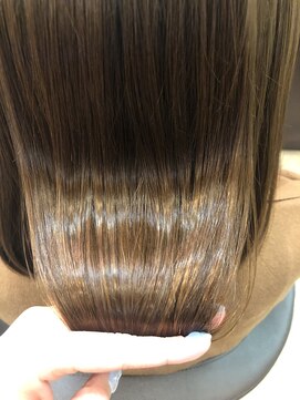 ミリュウ(Milieu) やわらか縮毛矯正で艶やかにまとまる髪に