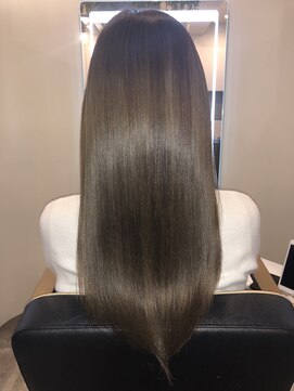 アールサロン アオヤマ(Rr SALON AOYAMA) プラチナミネコラストレート