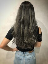オータス(OTAS.) ＃ハイライト＃グラデーション＃グレージュ＃ロング＃レイヤー