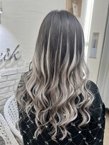 ヘアーグランデシーク(Hair Grande Seeek) シールエクステでバレイヤージュ風ホワイトシルバー☆