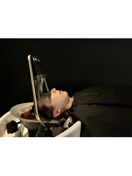 【頭浸浴＋頭皮整体】ヘッドスパ。めまぐるしい日常を、ふっと忘れて「癒し」と「美」が叶う本格ヘッドスパ