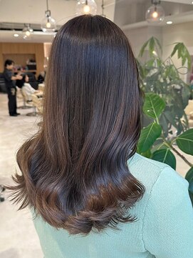 ミズチャーム(Ms.CHARM) 韓国/ヨシンモリ/セミディ/姫カット