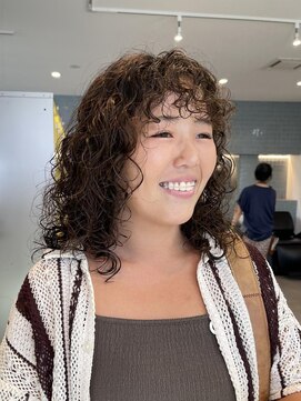 ナループロア ハチ(Nalu pu loa hachi) ハードパーマ/強めパーマ/スパイラルパーマ/くるくるパーマ