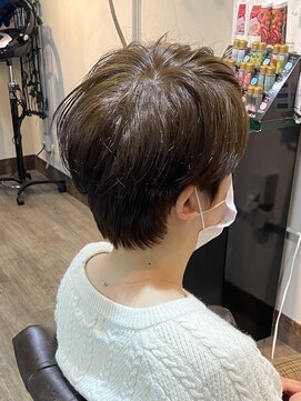 アティック(attic) ショートボブ/ボブ/ミディアム/ヘアドネーション/レイヤーカット