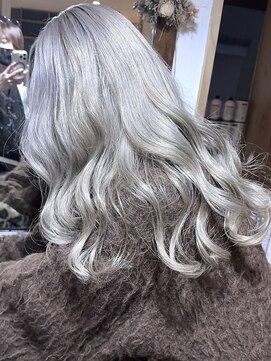 ブレイズヘアー(BLAZEhair) 【ブリーチ２回デザイン】ホワイトミルクティグレージュ