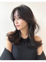 黒髪でも動きのあるロングレイヤー《#韓国風#小顔#前髪長め》