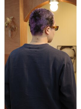 エディ(Edy) スパイキーショートケアブリーチダブルカラー外国人風眉毛カット