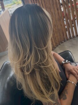 ウィリーベル 沖縄(WILLIE BELLE) ハイトーン/ゴールドベージュ/暗髪グラデーション/艶髪