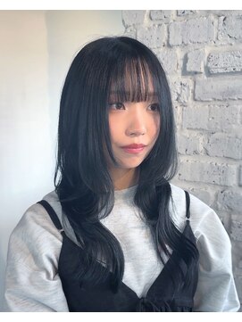 バンビ ミムデオム(BAMBI MIMU de HOMME) 小顔顔周りカット × くびれレイヤー × シースルーバング