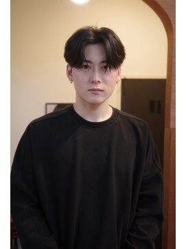 エディ(Edy) メンズセンターパートコンマバングケアパーマ韓国ヘアカルマヘア