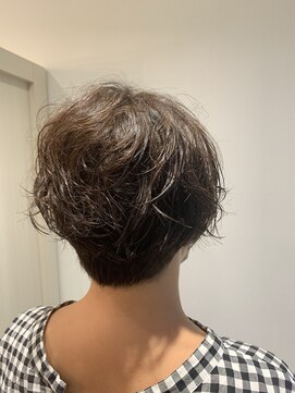 キー(KEY) 髪質を活かしたウェーブショート