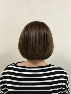 コム(com by neolive) ショートボブ1