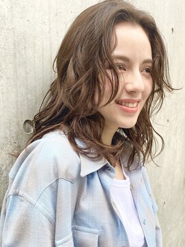 エリマ 調布(elima) レイヤーミディアム 透明感ベージュカラー ハイライトカラー