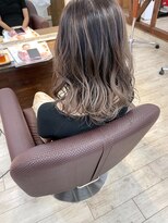 ヘアー アトリエ アンジー(Hair Atelier Angee)&nbsp;ミルクティーグレージュのバレイヤージュカラー
