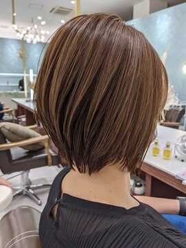 カシータフロル モゾワンダーシティ店(Casita flor) 【モゾ美容院】立体カラーの前下がりの骨格修正ボブは人気！