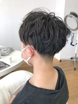 ヘッズ 本八幡店(HEADS) MEN'S HAIR  センターパート　ツイストスパイラル　コンマヘア