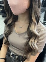 ヘアーデザイン ジェルム(Hair Design germe)&nbsp;ホワイトイヤリングカラー / YUDU