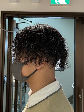 コワファーストナガサキシャンプーボーイ(COIFF1RST NAGASAKI SHAMPOO BOY) メンズセンターパート