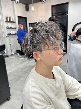 レベル 葛西店(LEVEL) ホワイトメッシュ ツイストスパイラルパーマ メンズカット 葛西