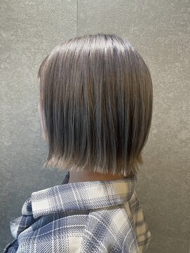 ニコラシカ(nicolashka) ハイトーンボブ