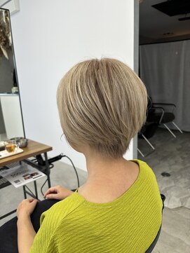 テラス トヨタ(Telasu Toyota) 20代30代40代50代◎大人可愛いショートと白髪ボカしカラー