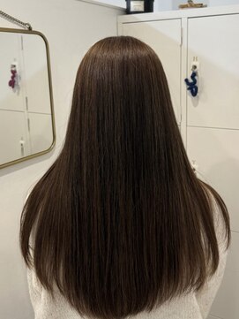 エイチ 梅田(H) ショートウルフボブバレイヤージュアッシュグレーボーイッシュ