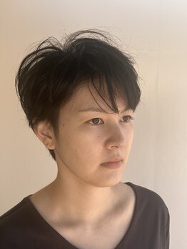 アビアント(a bientot)の写真/クセをいかしたショートヘアで、自然なボリュームをつくる大人の似合わせカット★