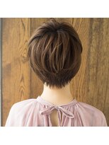 エル(LE)&nbsp;６/８newopen！ひし形シルエットグレージュエアリーショート