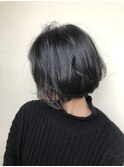 ダークカラー×前下がりボブ