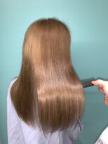 リーホリエ(Lee Horie)&nbsp;おさまる髪と弾けるツヤ