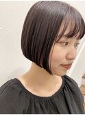 自然に収まるストレートボブ