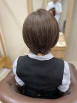 ヘアサロンアンドヘアメイクディー(hair salon hair make D)&nbsp;仙台D　大人かわいい耳かけショートボブ丸みナチュラルショート