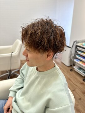 ルート(ROUTE) センターパート×ツイストスパイラルパーマ