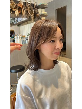 クルニエ(crenier) くびれヘア/アッシュベージュ