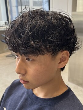 レタッチ バイ フィフス 天神大名(RETOUCH by fifth) 福岡天神ゆるめシャドウパーマメンズマッシュウルフカット緩め